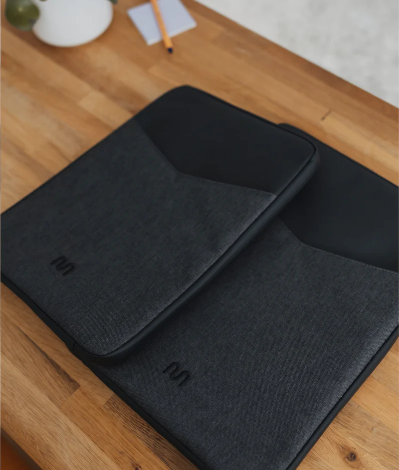 Onemate Laptop Sleeve / 16 schwarz Notebooktaschen